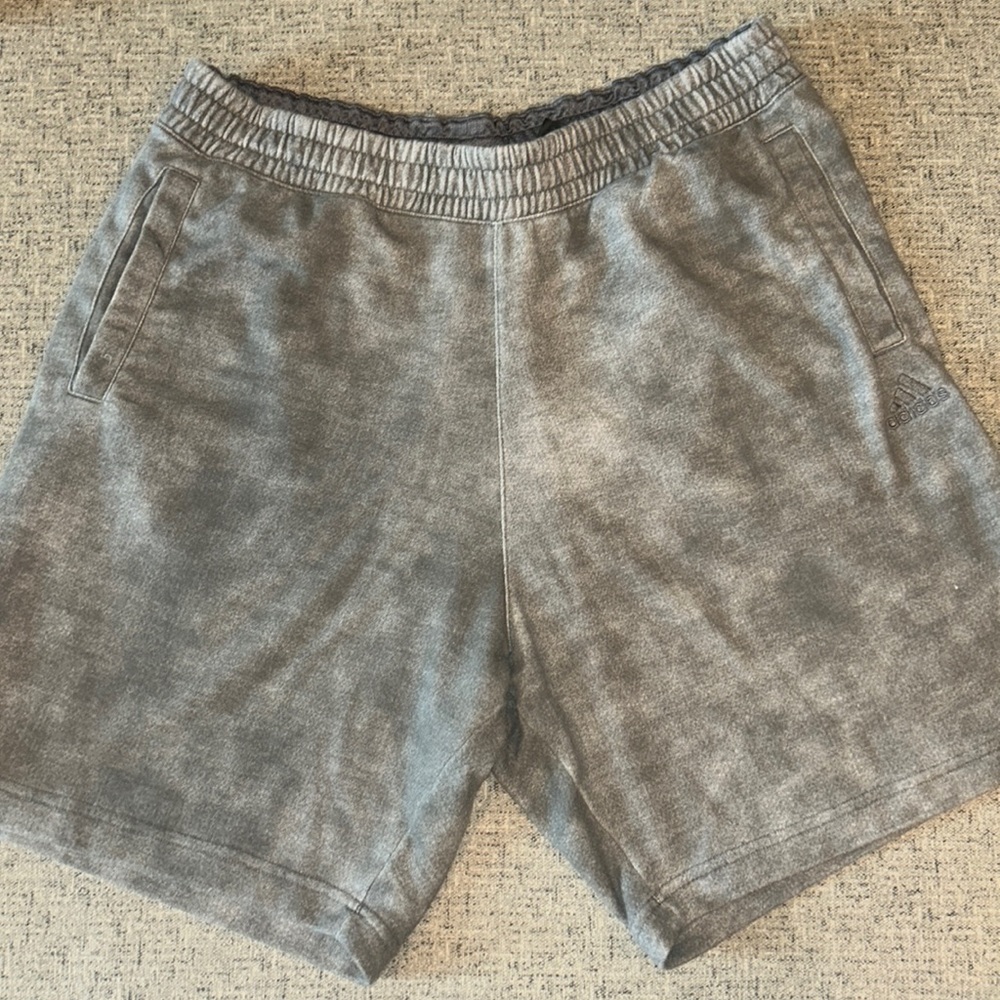 Adidas xl men’s athletic shorts